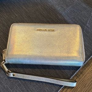 Michael Kors Leather Continental Wristlet